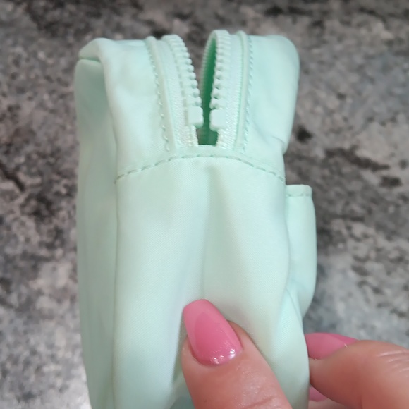 Go Getter Pouch Mini Lululemon Bag - Picture 7 of 17